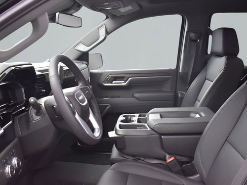 Used 2024 GMC Sierra 1500 SLT w/ X31 Off-Road Package image 29