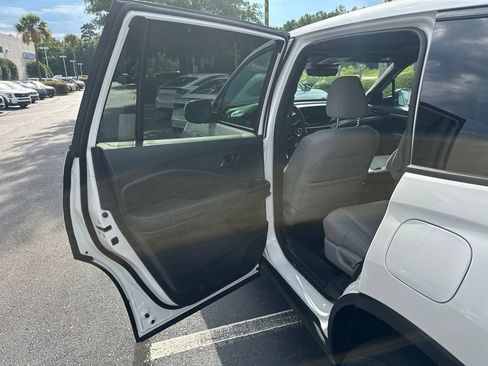 Used 2023 Honda Passport EX-L image 11
