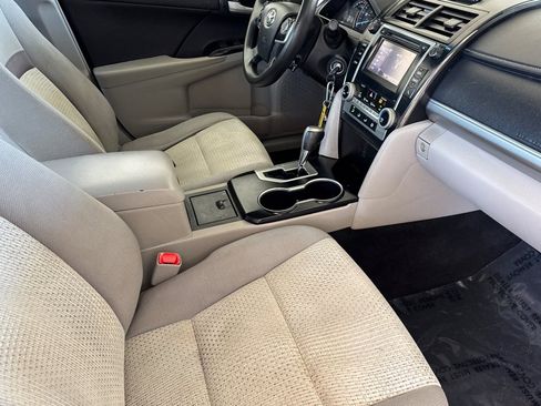 Used 2014 Toyota Camry LE FWD image 15