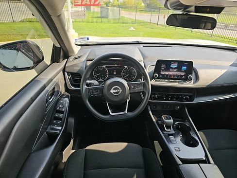 Used 2024 Nissan Rogue S FWD image 21