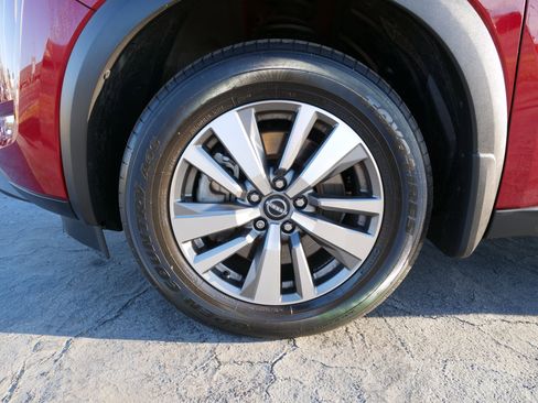 Used 2023 Nissan Pathfinder SL w/ Lighting Package (N92) image 13