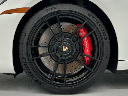 Used 2022 Porsche 911 AWD/4WD image 16
