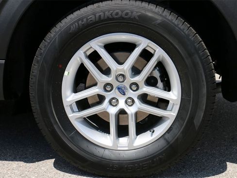 New 2025 Ford Explorer Active image 8