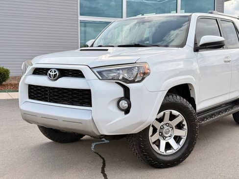 Used 2016 Toyota 4Runner Trail AWD/4WD image 4