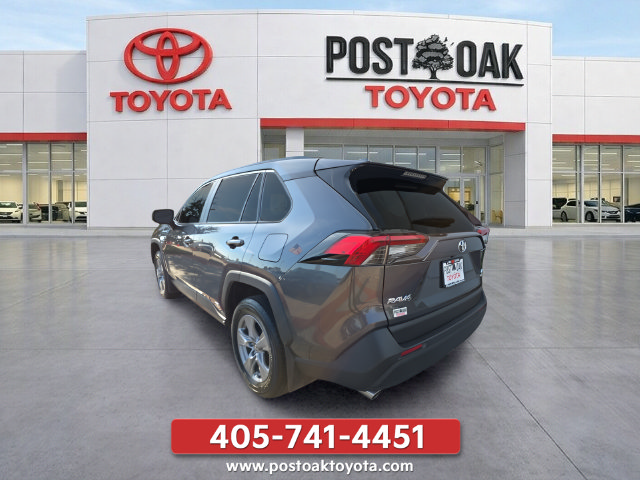 Used 2025 Toyota RAV4 LE AWD/4WD image 4