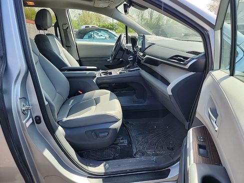 Used 2021 Toyota Sienna XLE FWD image 12