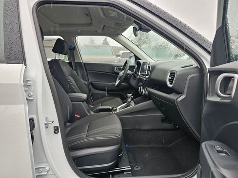 Used 2026 Hyundai Venue SEL FWD image 10