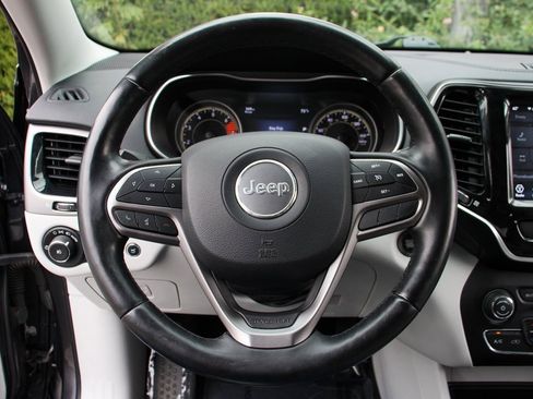 Used 2020 Jeep Cherokee Limited image 21