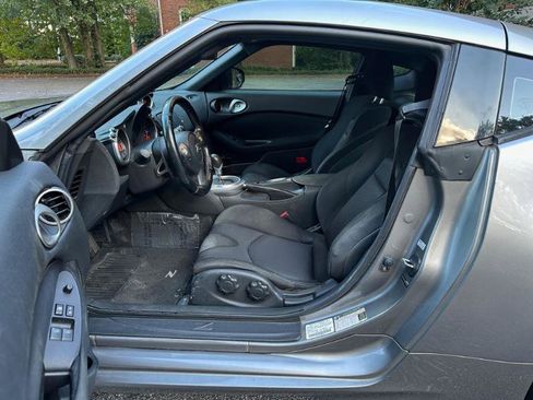 Used 2009 Nissan 370Z Coupe w/ Sport Pkg image 16