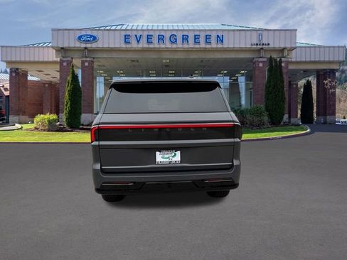 New 2025 Lincoln Navigator L Black Label AWD/4WD image 4