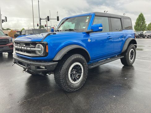 Used 2023 Ford Bronco Outer Banks w/ Sasquatch Package AWD/4WD image 2