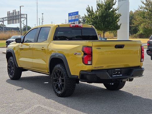 Used 2024 Chevrolet Colorado Z71 w/ LPO, Dark Essentials Package AWD/4WD image 4