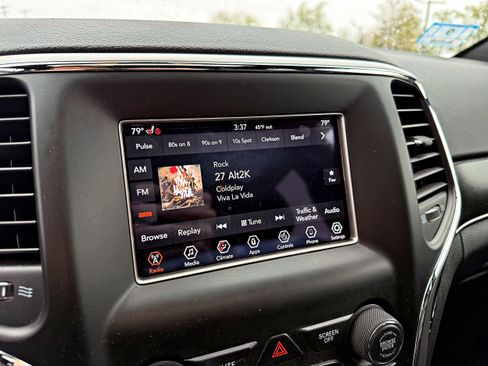 Used 2018 Jeep Grand Cherokee Limited AWD/4WD image 17