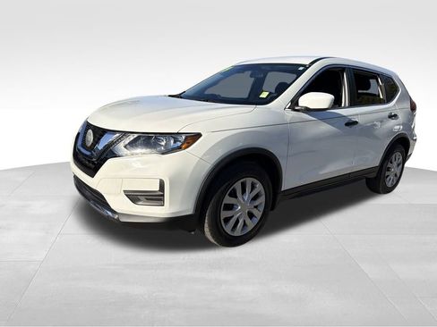 Certified 2019 Nissan Rogue S image 3