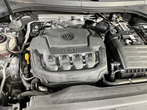 Used 2023 Volkswagen Tiguan SE AWD/4WD image 28