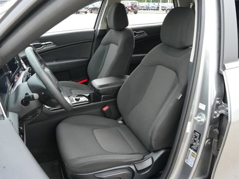 Used 2023 Kia Sportage LX FWD image 14