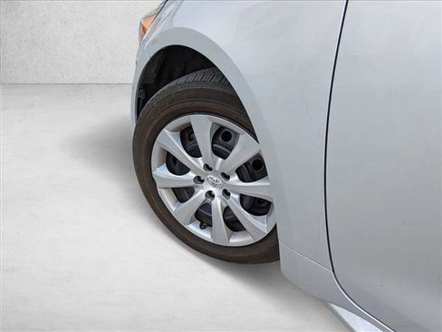 Used 2020 Toyota Corolla LE image 10