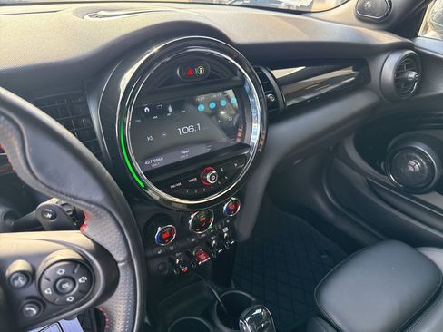 Used 2020 MINI Cooper S w/ Premium Package image 15