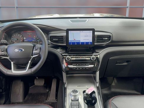 Certified 2023 Ford Explorer ST-Line w/ Class IV Trailer Tow Package image 12