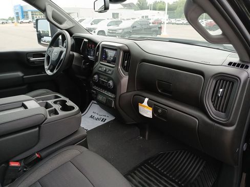 New 2025 Chevrolet Silverado 2500 Custom w/ Custom Value Package image 30