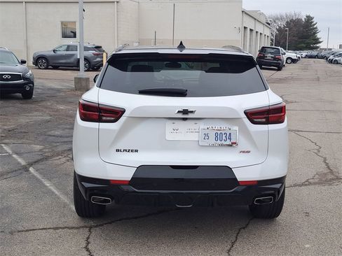 Used 2023 Chevrolet Blazer RS w/ Enhanced Convenience Package image 4