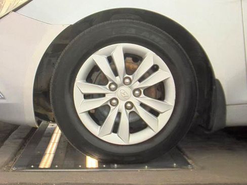 Used 2011 Hyundai Sonata GLS FWD image 7