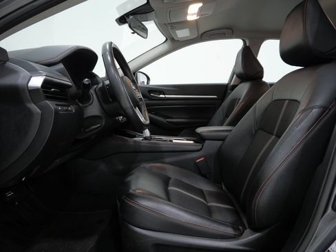 Used 2024 Nissan Altima 2.5 SR FWD image 11