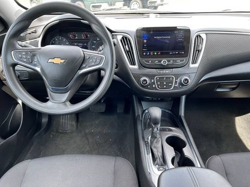 Used 2024 Chevrolet Malibu LT FWD image 3