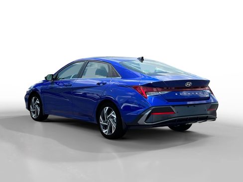 New 2025 Hyundai Elantra Limited image 5