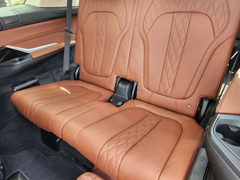 Used 2025 BMW X7 xDrive40i AWD/4WD image 31