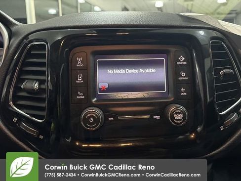 Used 2018 Jeep Compass Latitude image 21