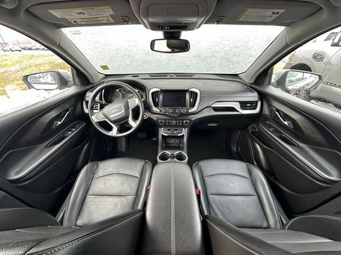 Used 2024 GMC Terrain SLT image 40