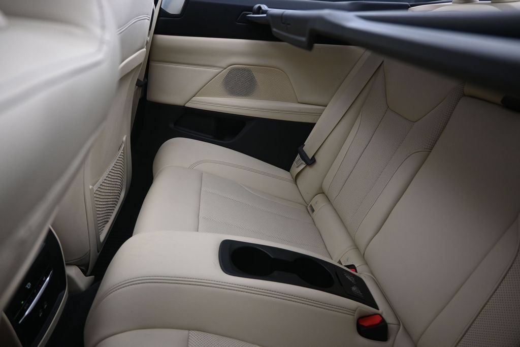 Used 2022 BMW 430i Convertible w/ Convenience Package RWD image 15