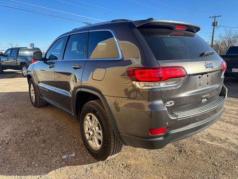 Used 2020 Jeep Grand Cherokee Laredo image 5