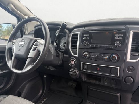 Used 2018 Nissan Titan S w/ HD Front GAWR Package AWD/4WD image 10