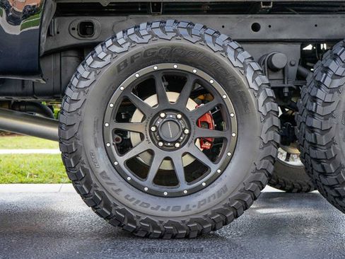 Used 2019 Chevrolet Silverado 1500 High Country w/ Technology Package AWD/4WD image 95