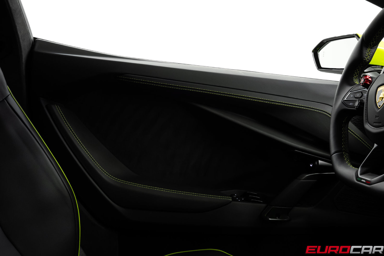 Used 2025 Lamborghini Revuelto AWD/4WD image 31