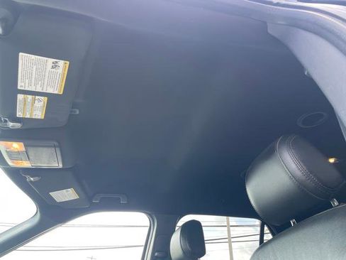 Used 2017 Ford Explorer XLT w/ Equipment Group 202A AWD/4WD image 15