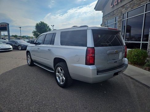 Used 2020 Chevrolet Suburban Premier image 3
