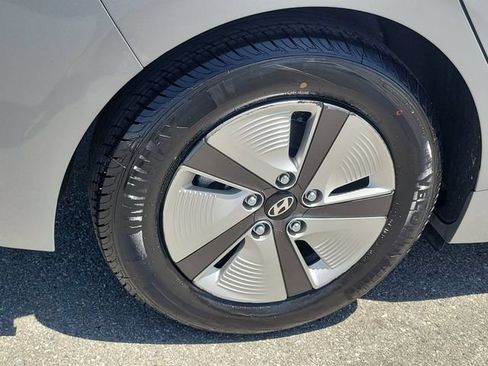 Certified 2022 Hyundai Ioniq Blue FWD image 28