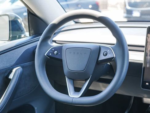 Used 2026 Tesla Model Y AWD image 12