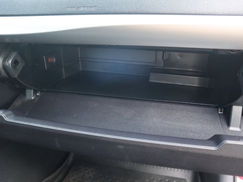 Used 2016 Toyota Camry SE image 37