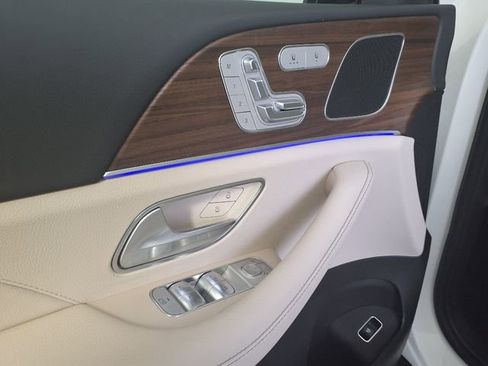 Used 2025 Mercedes-Benz GLE 350 4MATIC image 16