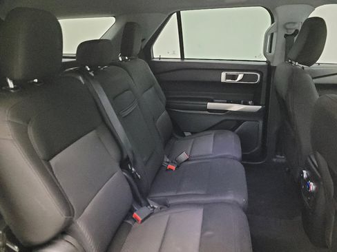 Used 2023 Ford Explorer XLT RWD image 19