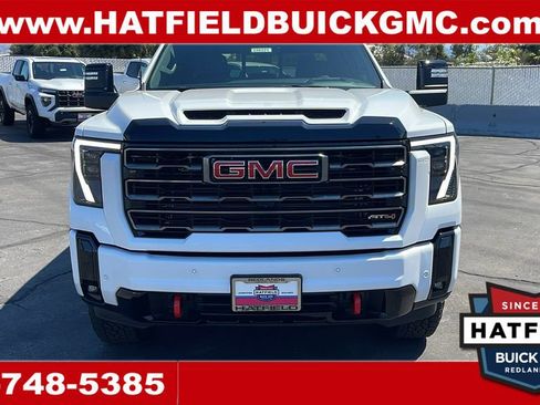 New 2026 GMC Sierra 2500 AT4 w/ AT4 Premium Plus Package AWD/4WD image 8