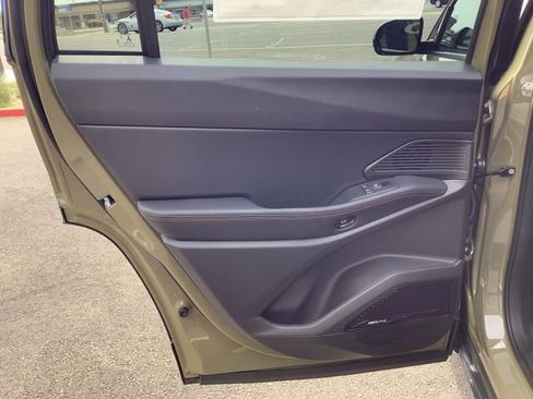 New 2026 Jeep Cherokee Overland w/ Trailer Tow Group image 27