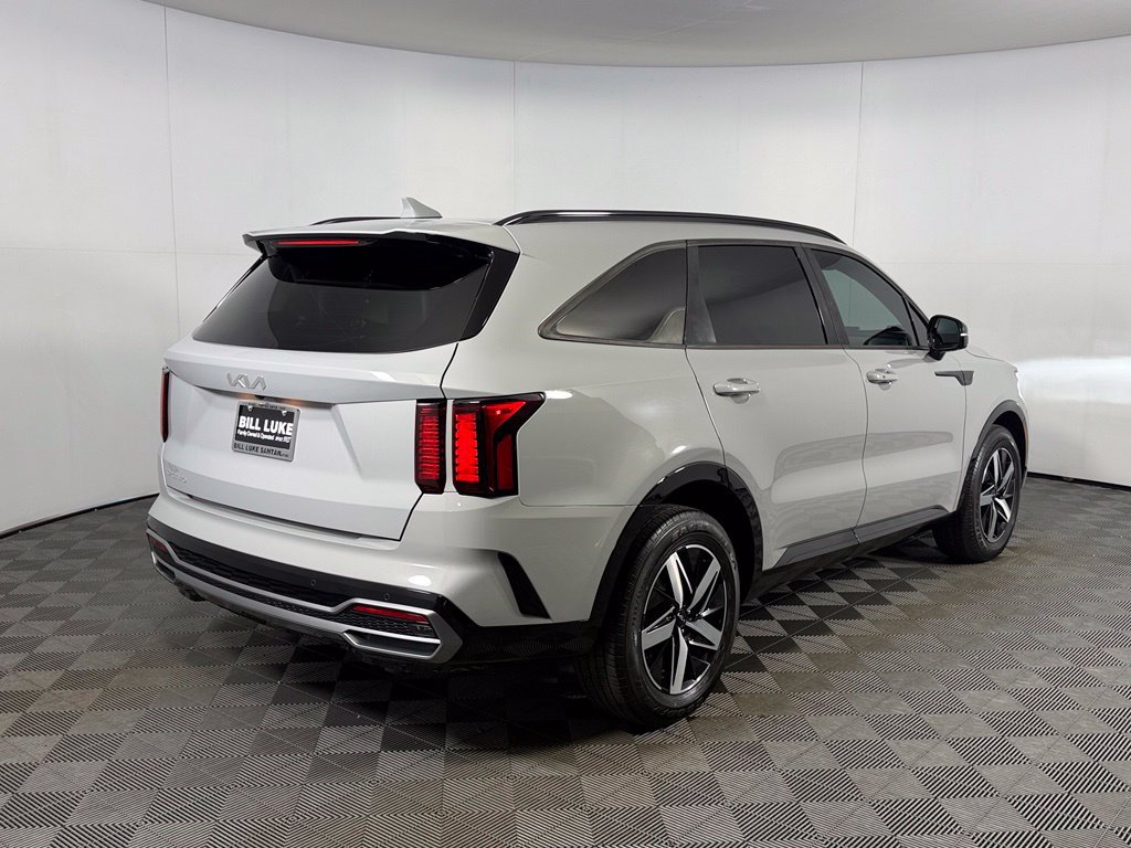 Used 2023 Kia Sorento EX w/ Panoramic Sunroof Package FWD image 7