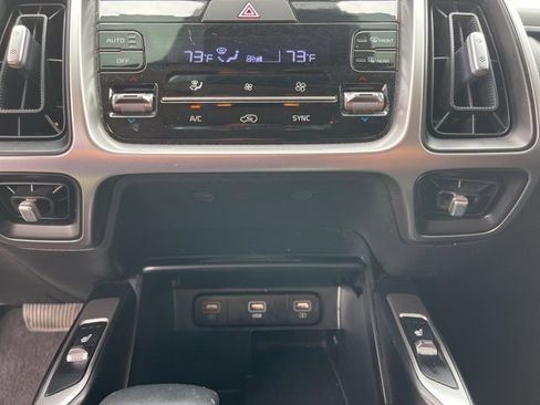 Used 2022 Kia Sorento S image 21