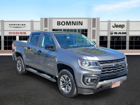 Used 2022 Chevrolet Colorado Z71 image 2