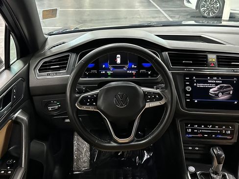 Used 2022 Volkswagen Tiguan SE FWD image 23